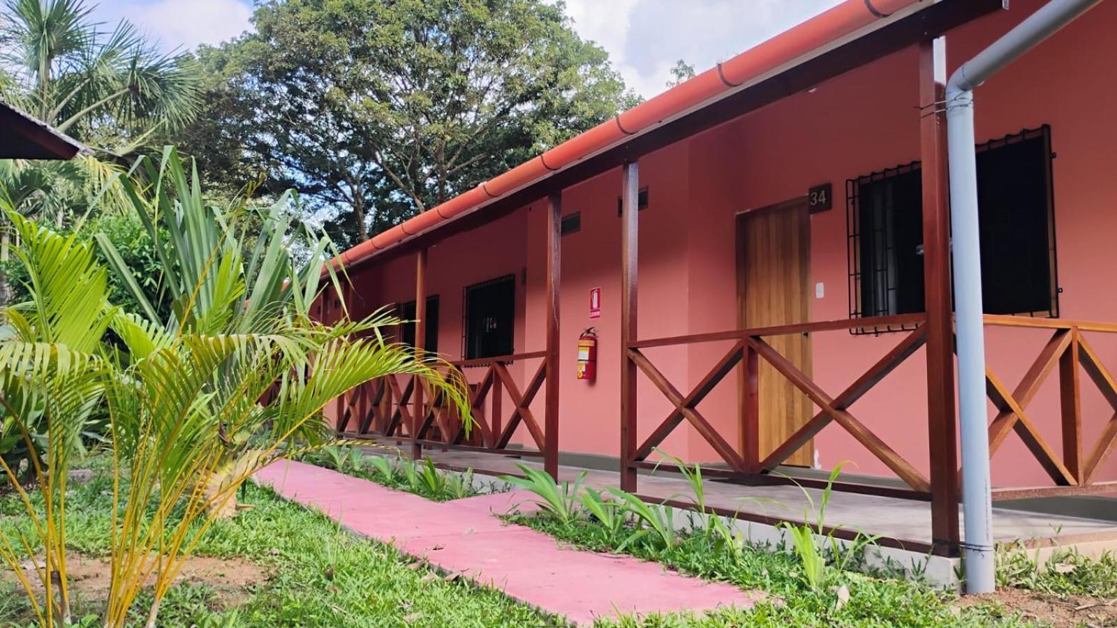 Manish Hotel Ecologico Pucallpa Exterior photo